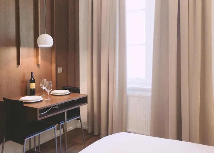 Ambassador * Laibach